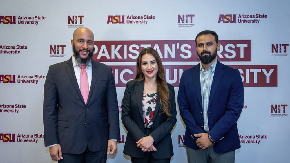 US Chargé d’Affaires to Pakistan Natalie Baker meets with Pakistani officials during her visit to Lahore, Pakistan. Baker discussed trade, investment, artificial intelligence and emerging technologies during the visit. (US Embassy Islamabad)