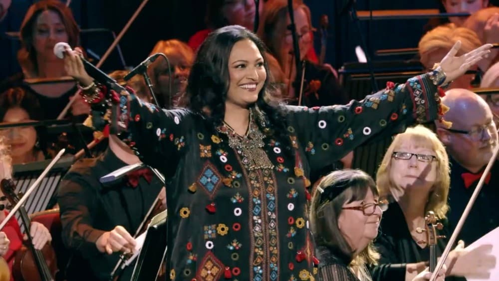 Pakistan's sufi-opera singer Saira Peter honored with UK global women's award