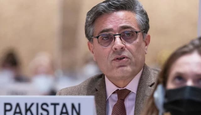 Pakistan envoy in China reviews investment cooperation, sets 2026 priorities