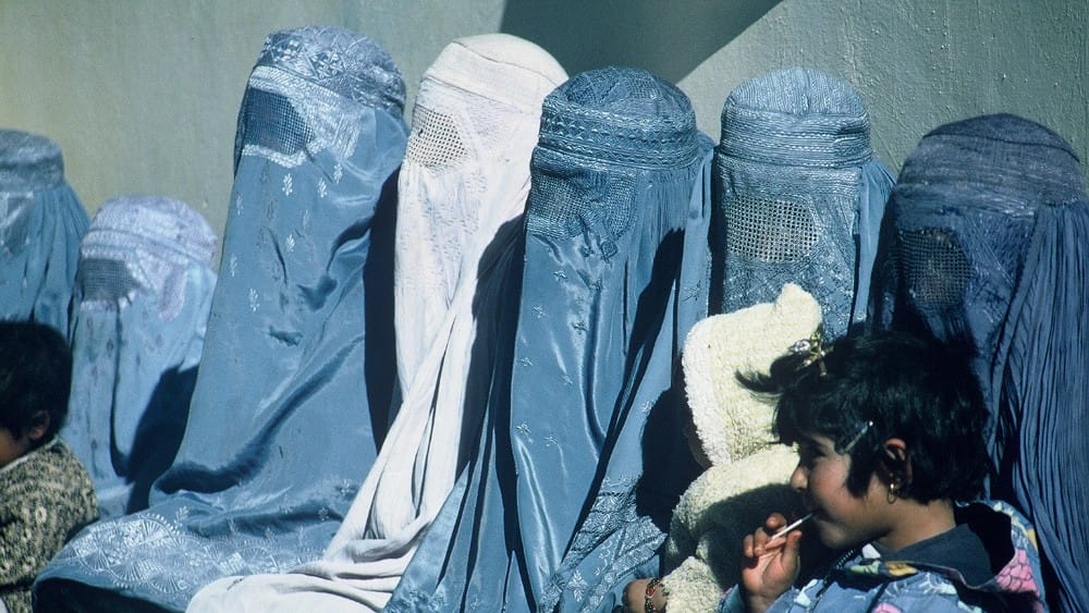 Group of Afghan women wearing burqas (Photo: Wikimedia commons)