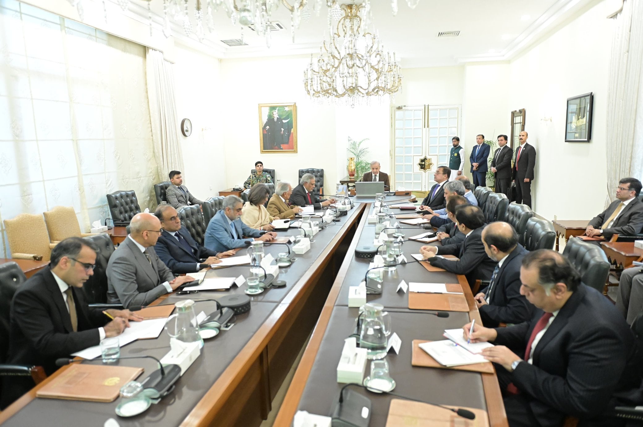 Pakistan PM chairs meeting with envoys to Iran, GCC amid regional situation