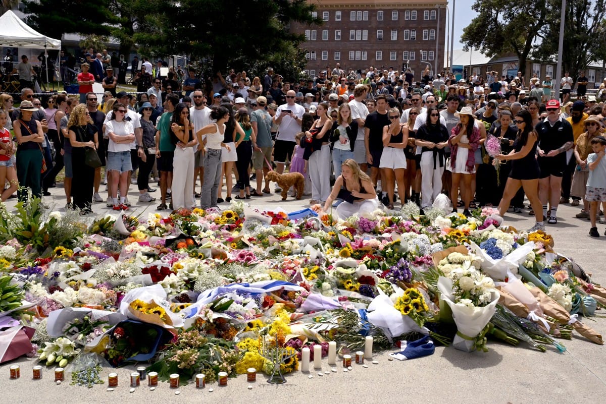 Indian, Israeli media misreport Sydney beach shooters, bystander identities