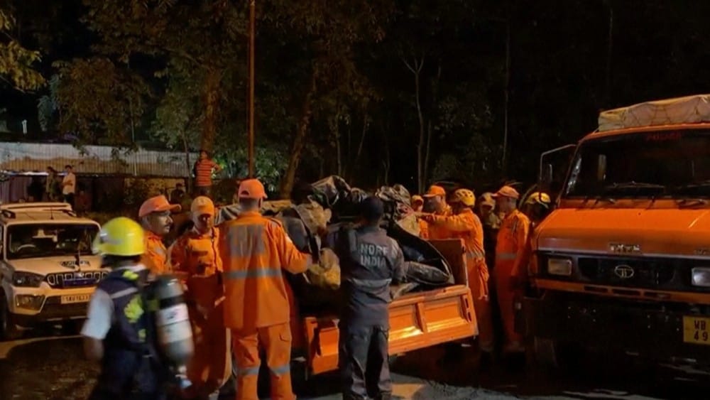 Rescue workers at scene of India’s deadly tunnel collapse (Photo: Screen grab from AFP)
