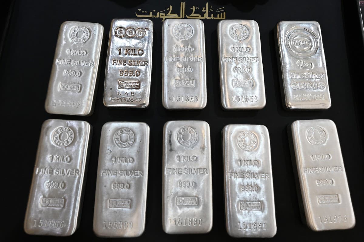 Silver hits $100 for first time on Trump unrest