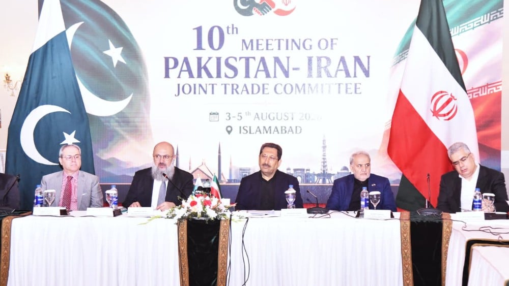 Pakistan, Iran reaffirm commitment to boost bilateral trade to $10 billion