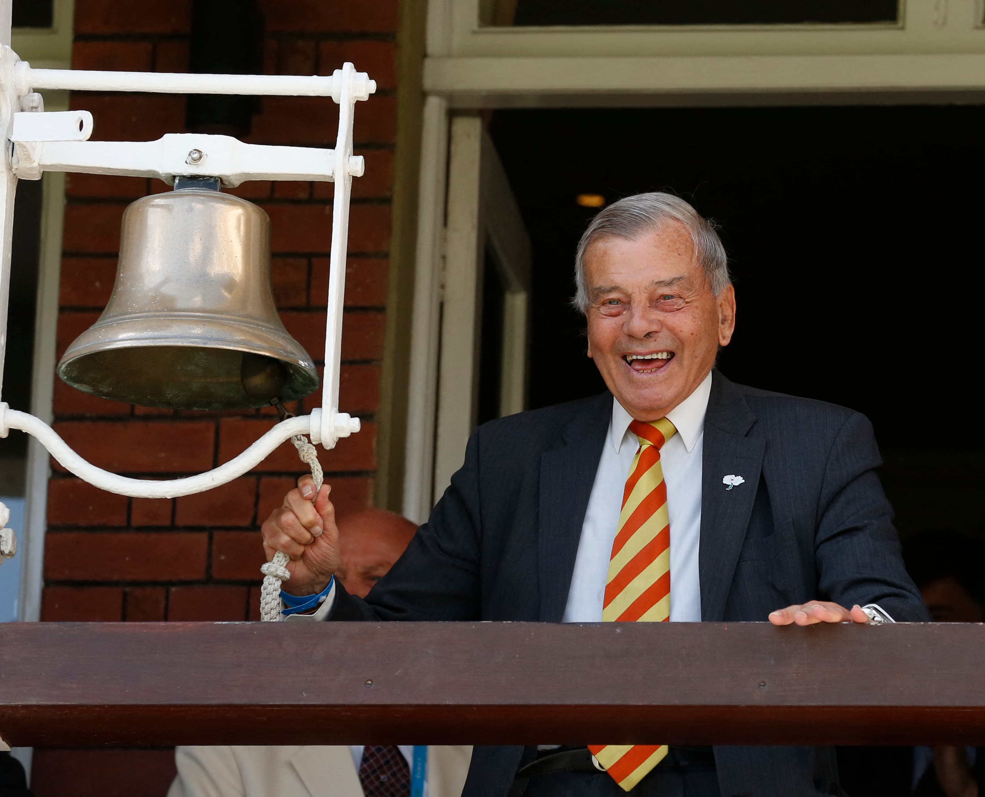 Harold Dennis Bird, former cricket umpire, dies aged 92