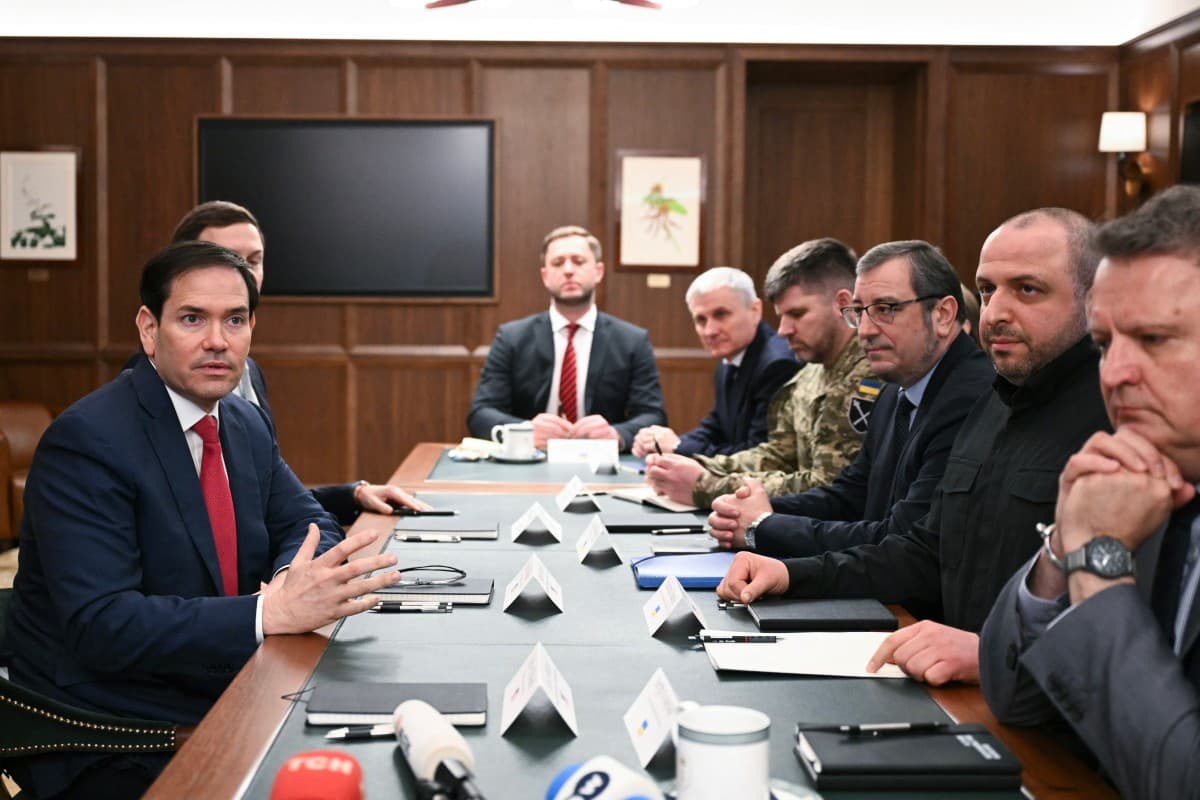 US to hold talks with Putin on ending Ukraine war