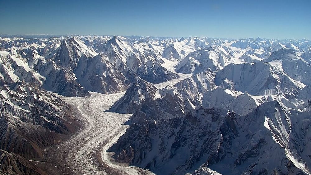 Pakistan, Tajikistan discuss joint climate and water initiatives