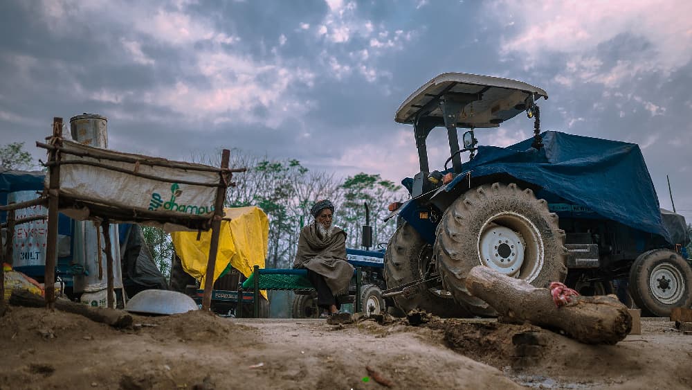 India fertilizer output drops a quarter on Mideast war