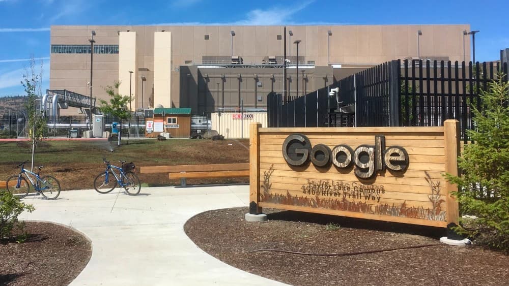 Google data center (Photo: Wikimedia Commons)