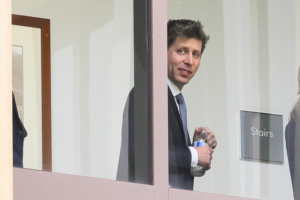 Musk loses blockbuster OpenAI suit as jury says too late