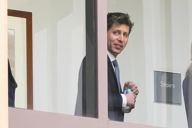 Musk loses blockbuster OpenAI suit as jury says too late