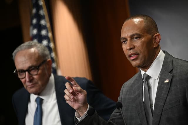 Trump meets Democrats without breakthrough on imminent shutdown