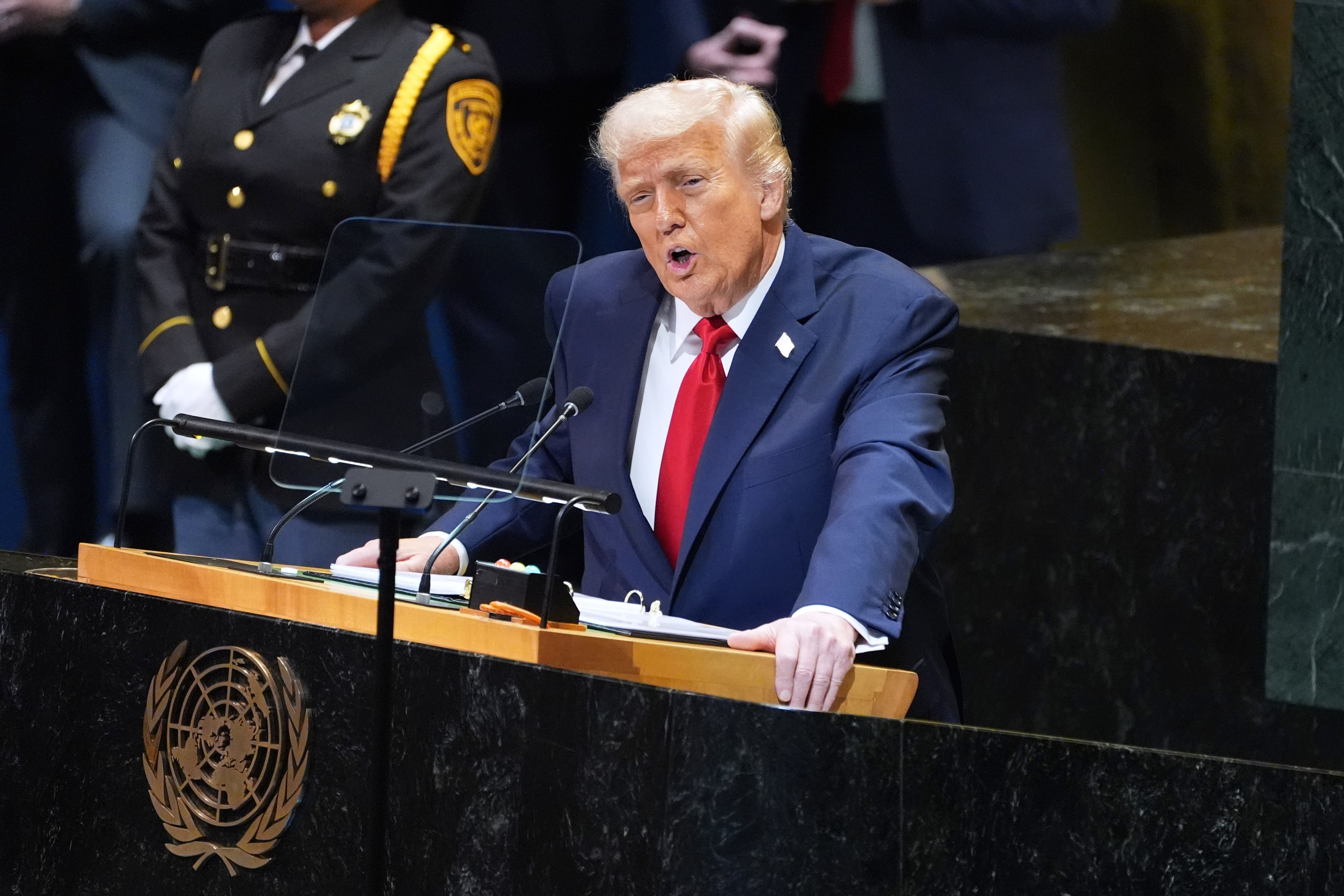 Trump backs shooting down Russian jets if NATO airspace violated