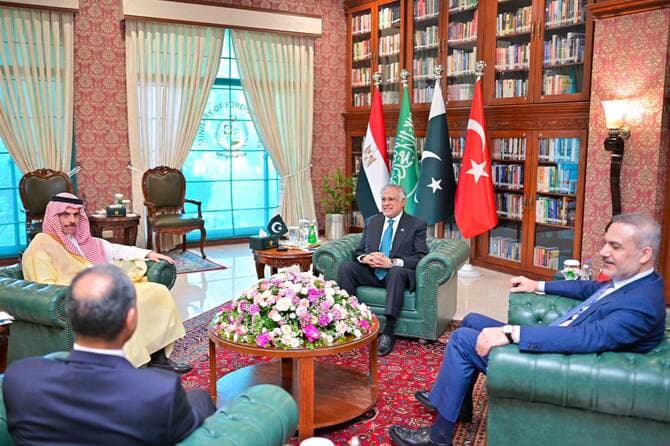 Pakistan briefs allies on Islamabad Talks, urges ceasefire adherence