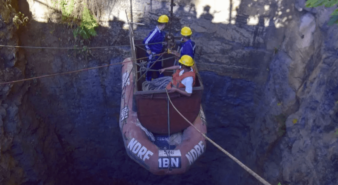 Explosion in illegal Indian coal mine kills 18: police