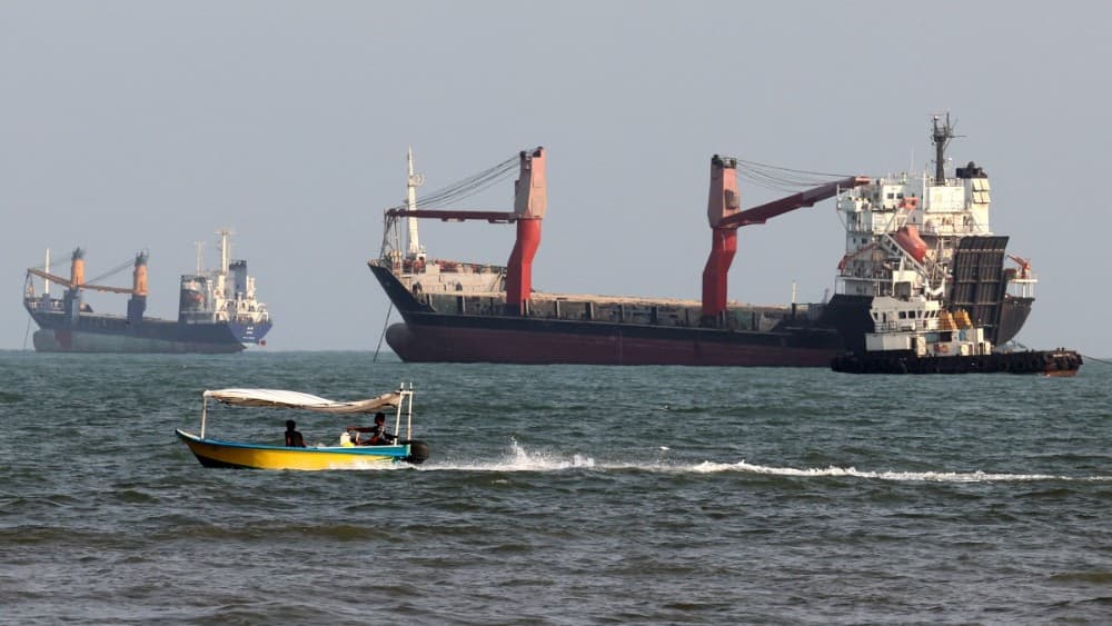 LIVE:Trump says US will 'keep' Hormuz strait control