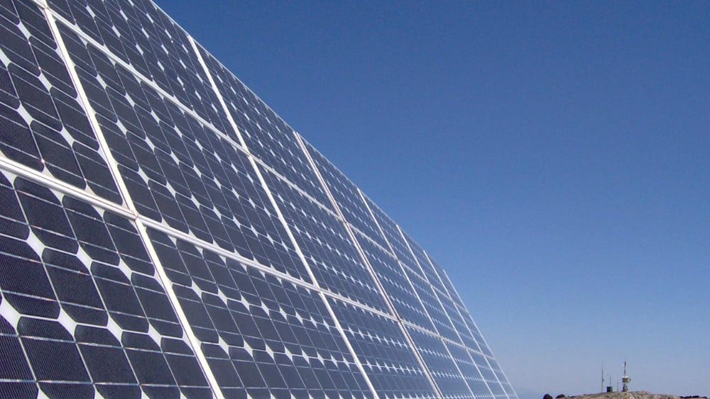 Solar energy plant (Photo: Wikimedia Commons)