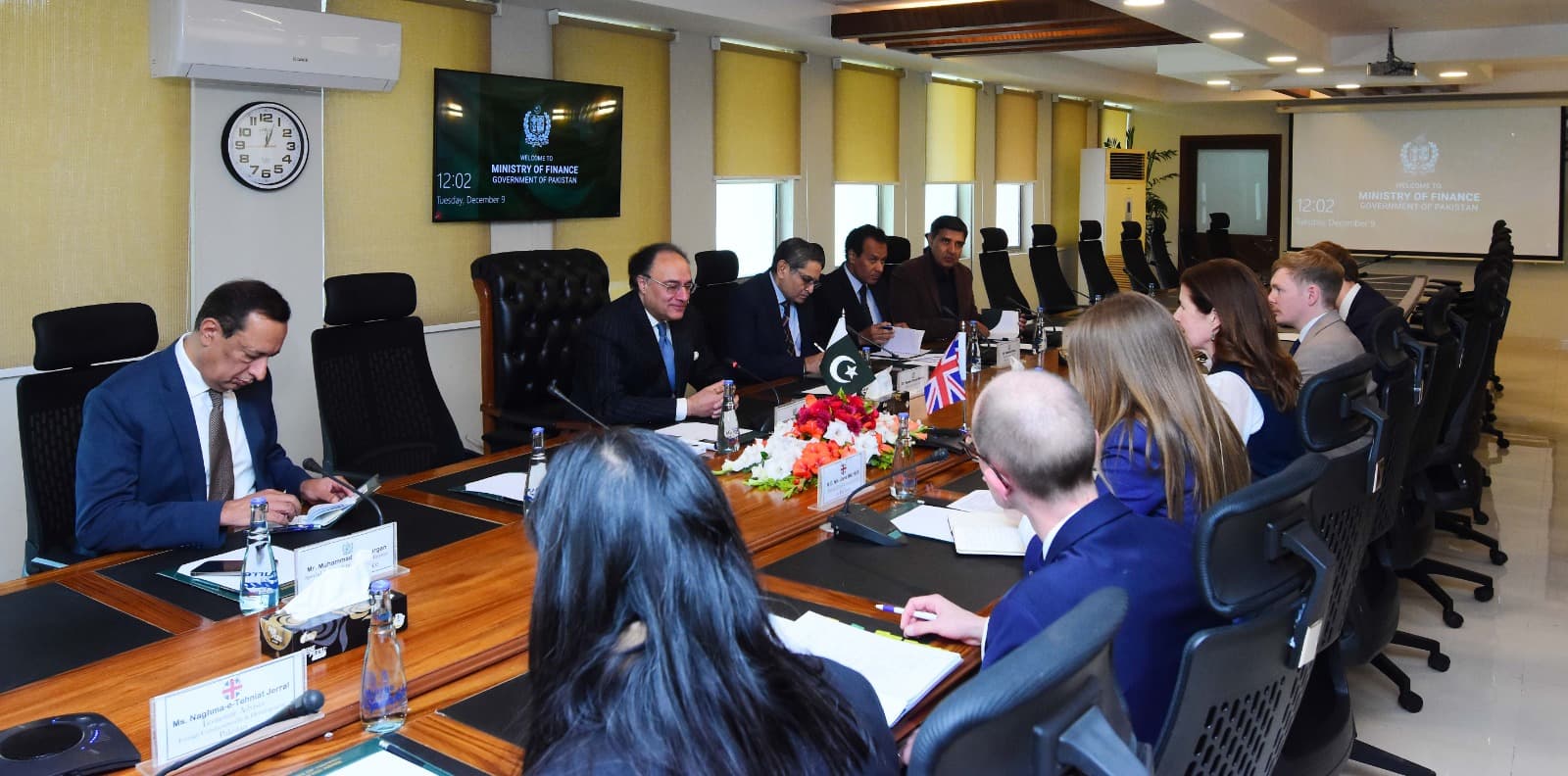 Pakistan, UK vow deeper cooperation on reforms, governance, development priorities
