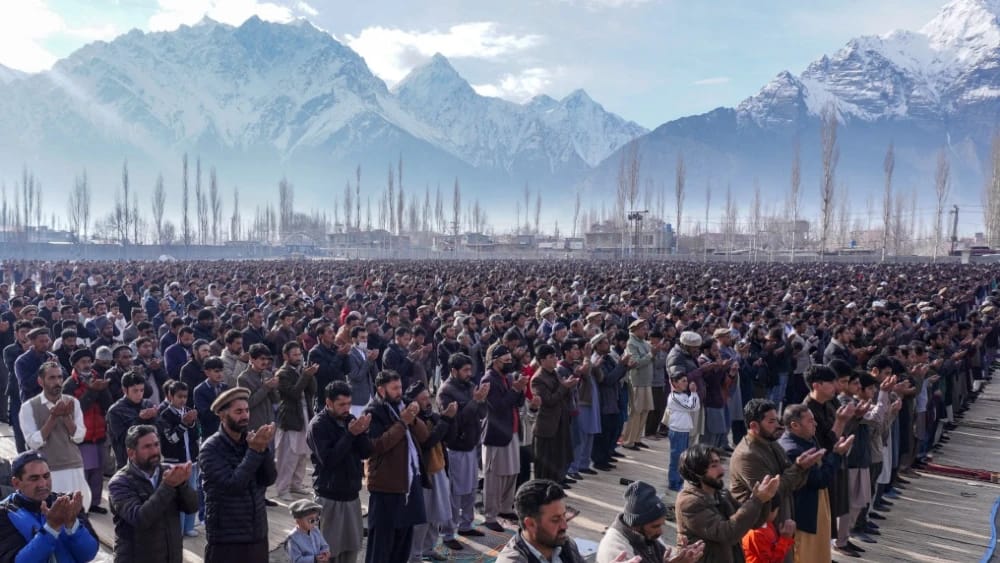 Muslims offer Eid al-Fitr prayers, which marks the end of the Islamic holy fasting month of Ramadan, in Skardu, Pakistan's Gilgit-Baltistan, on March 21, 2026. (Photo: AFP)