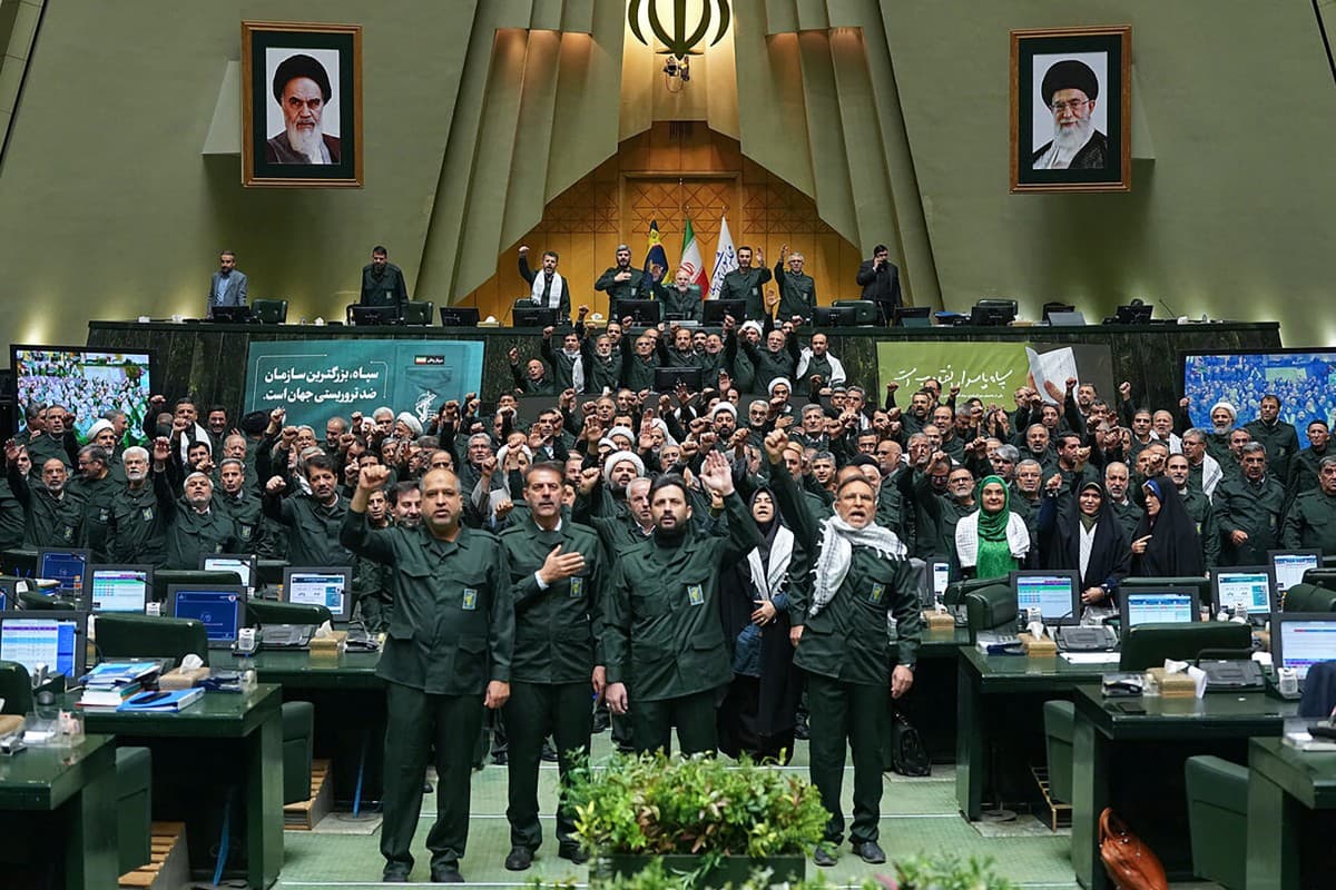 Trump hopeful of Iran deal after Tehran warns of regional war
