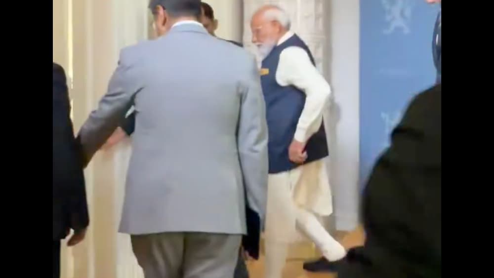 Norwegian journalist calls out Indian PM Modi for not answering questions