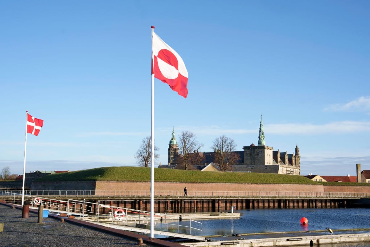 Picture shows Greenlandic flag hoisted in Elsinore
