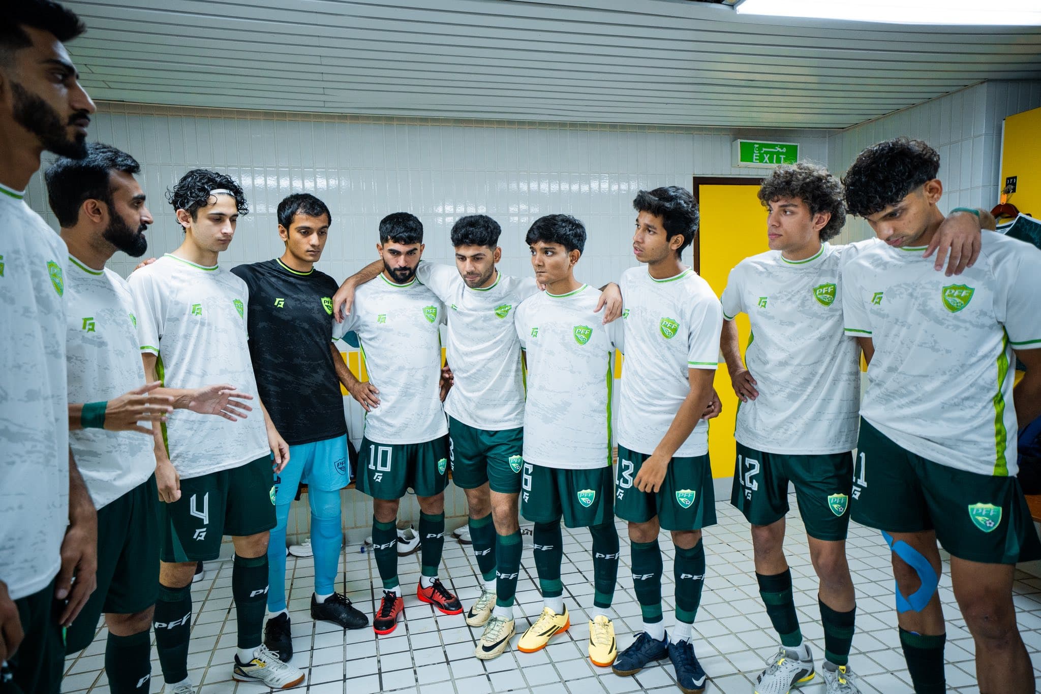 Pakistani futsal team preparing before a match. (PFF)