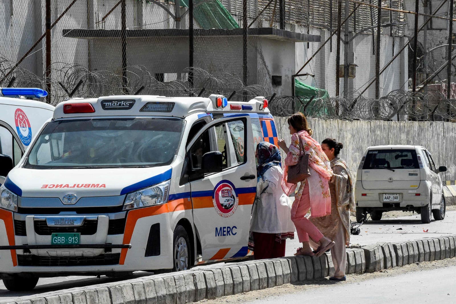 Pakistan president, US condemn Quetta terror attack killing at least 10