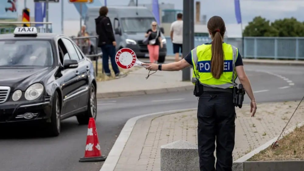 Italy calls for 'closing' Schengen zone to Spain