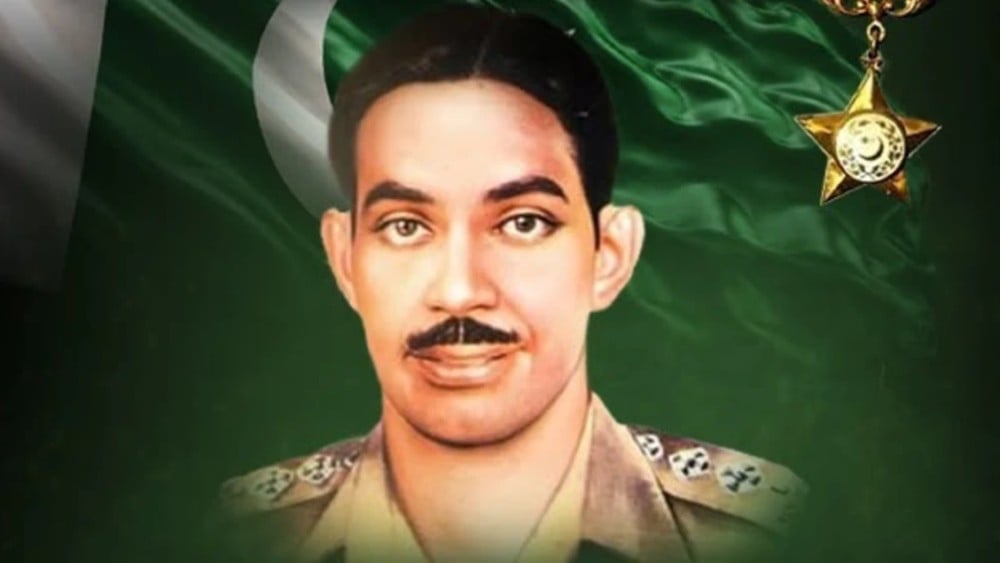 Armed forces pay tribute to Capt Sarwar on 78th martyrdom anniversary. (Photo: ISPR)