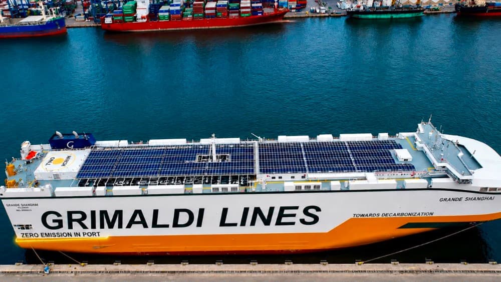 Karachi Port handles first ever shipment carrying over 2,000 EVs