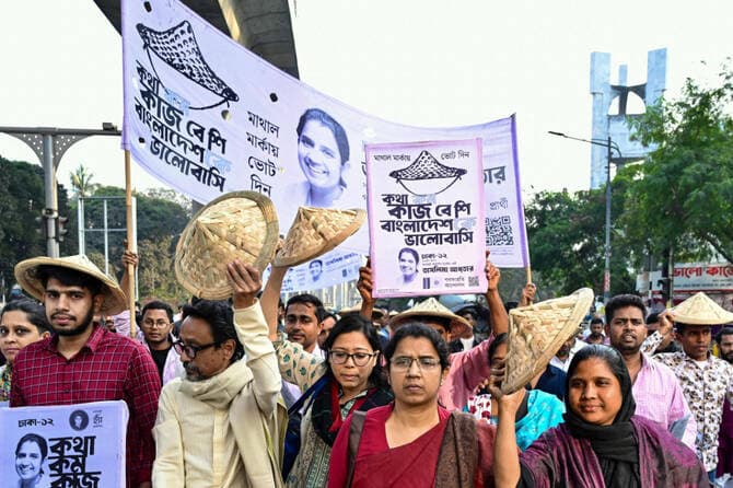 Bangladesh poll rivals rally on final day of campaign