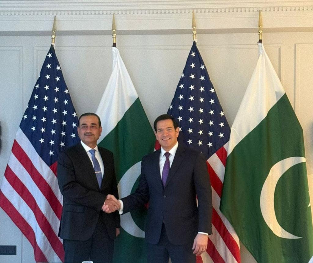 Chief of Defense Forces Field Marshal Asim Munir met with the US Secretary of State Marco Rubio on the sidelines of the 62nd Munich Security Conference. (ISPR)