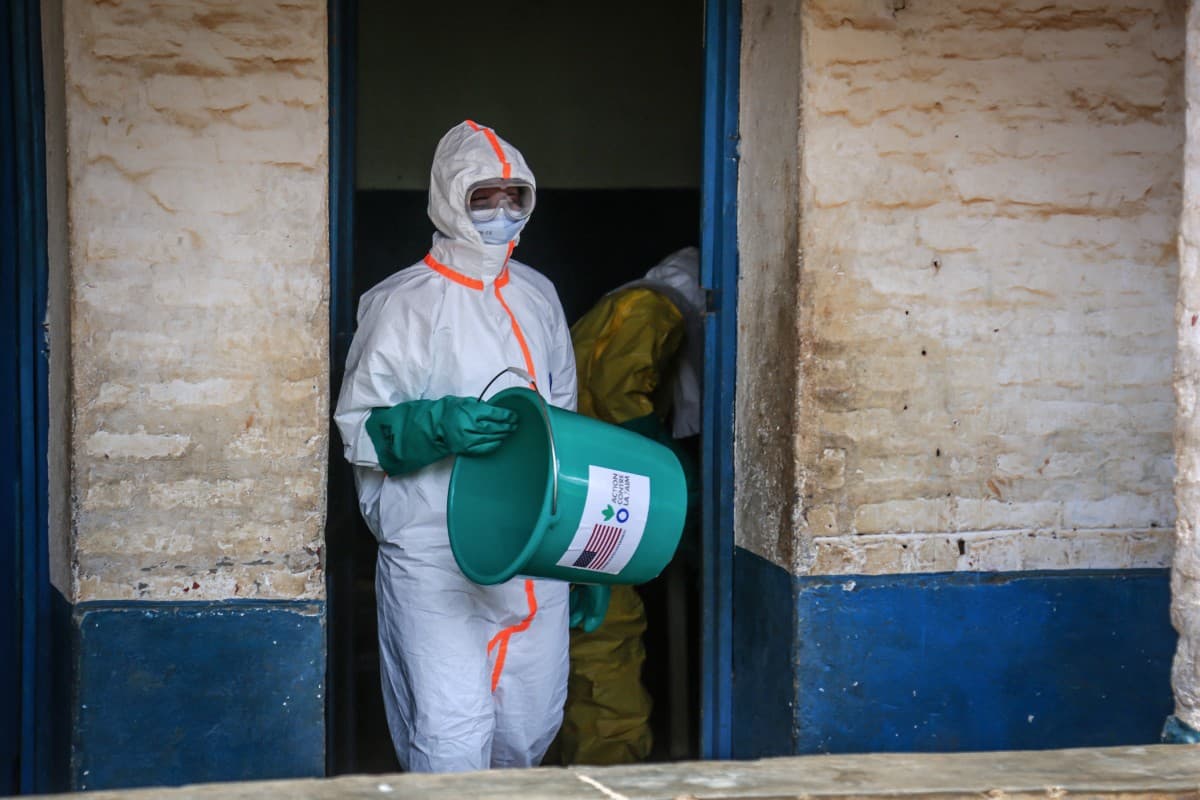 Suspected Ebola cases top 900 in DR Congo: WHO chief