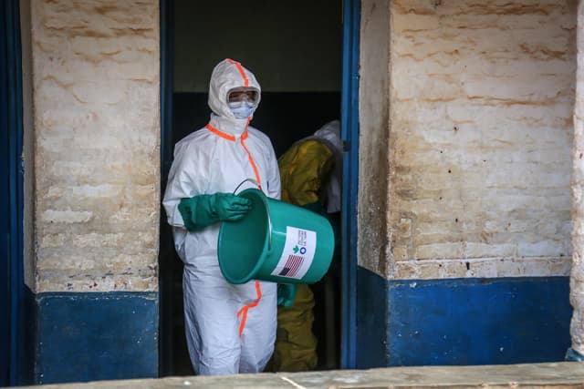 Suspected Ebola cases top 900 in DR Congo: WHO chief