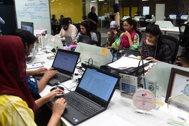 Pakistan IT exports surpass $400 million monthly for first time