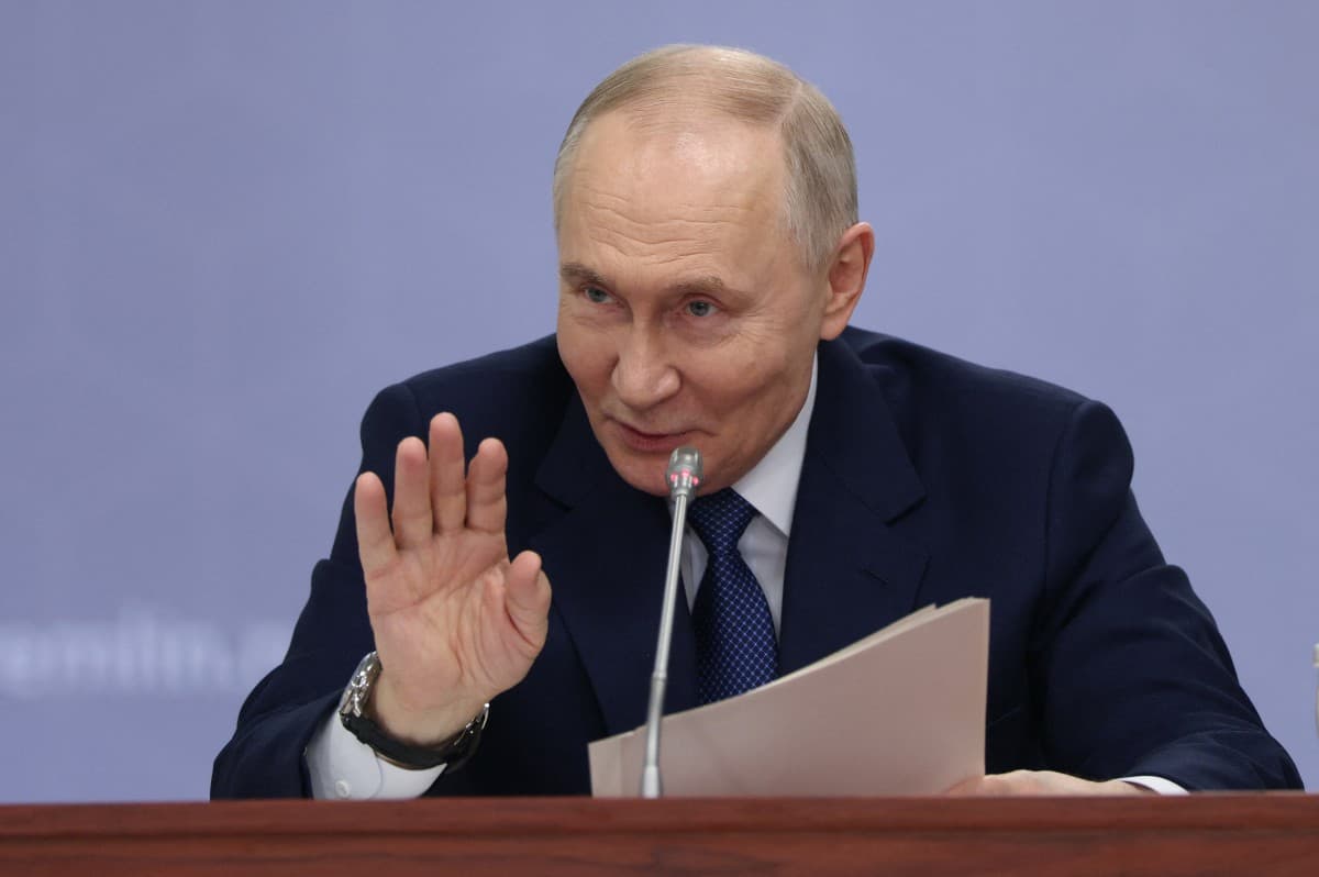 Russian President Vladimir Putin chairs a meeting on the development of autonomous systems at the Aminyevskoye depot of the Moscow Metro in Moscow on January 16, 2026. (AFP)