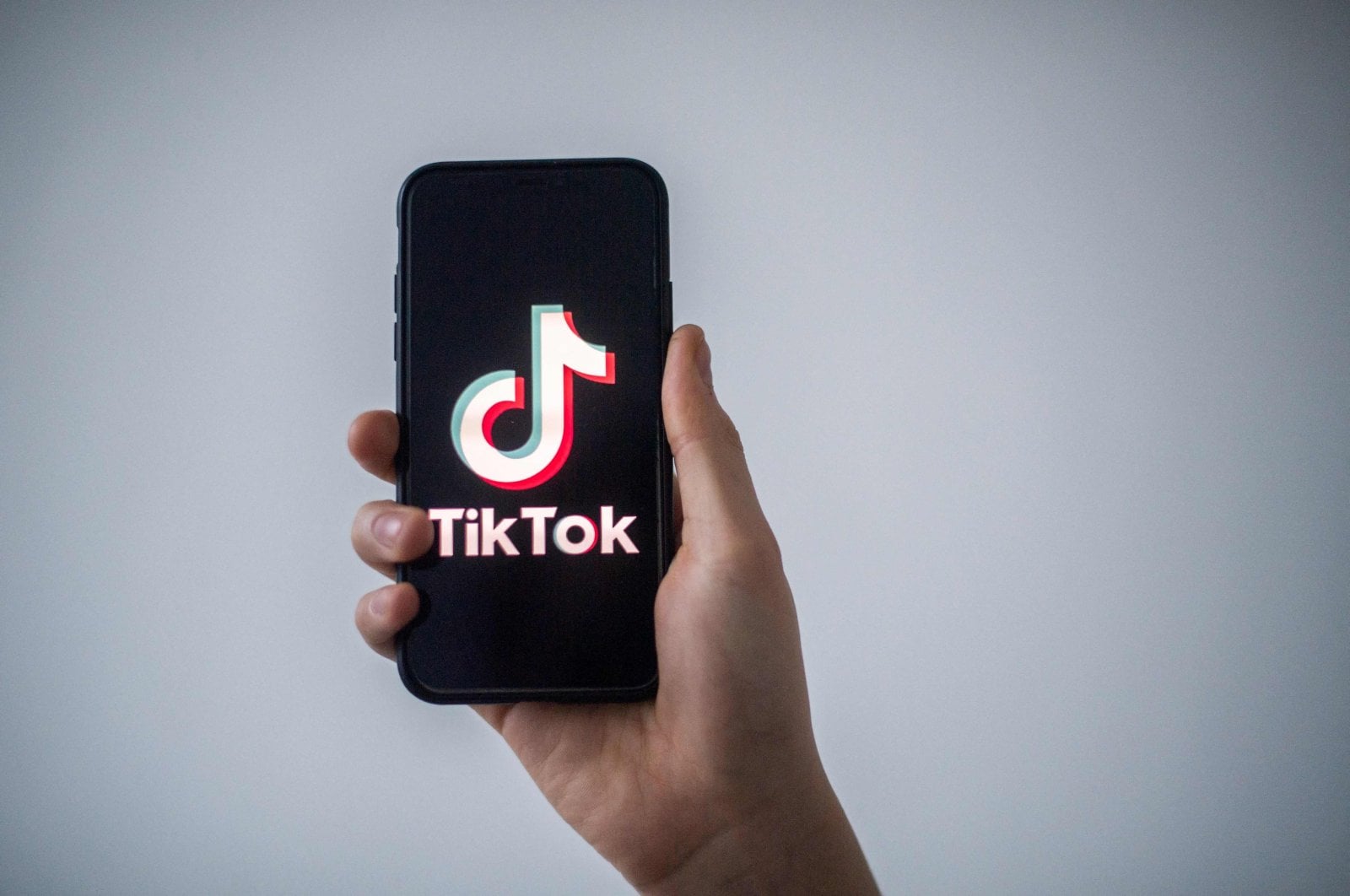TikTok settles in landmark social media addiction case