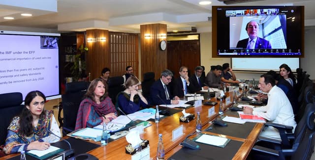 Pakistan opens doors to used car imports