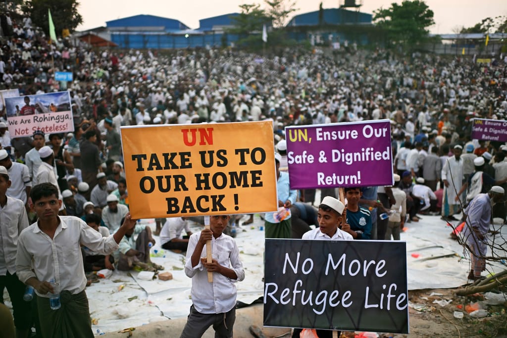 Rohingya refugee children