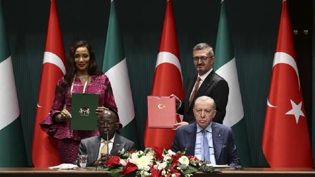 Turkish President Recep Tayyip Erdogan and Nigerian President Bola Ahmed Tinubu witness the signing of nine agreements between Turkiye and Nigeria on January 27, 2026. (File photo: Anadolu Agency)