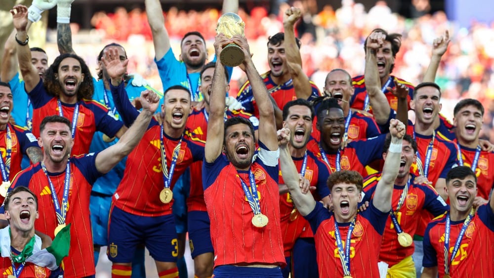 Spain's world champions head home to million-strong Madrid welcome