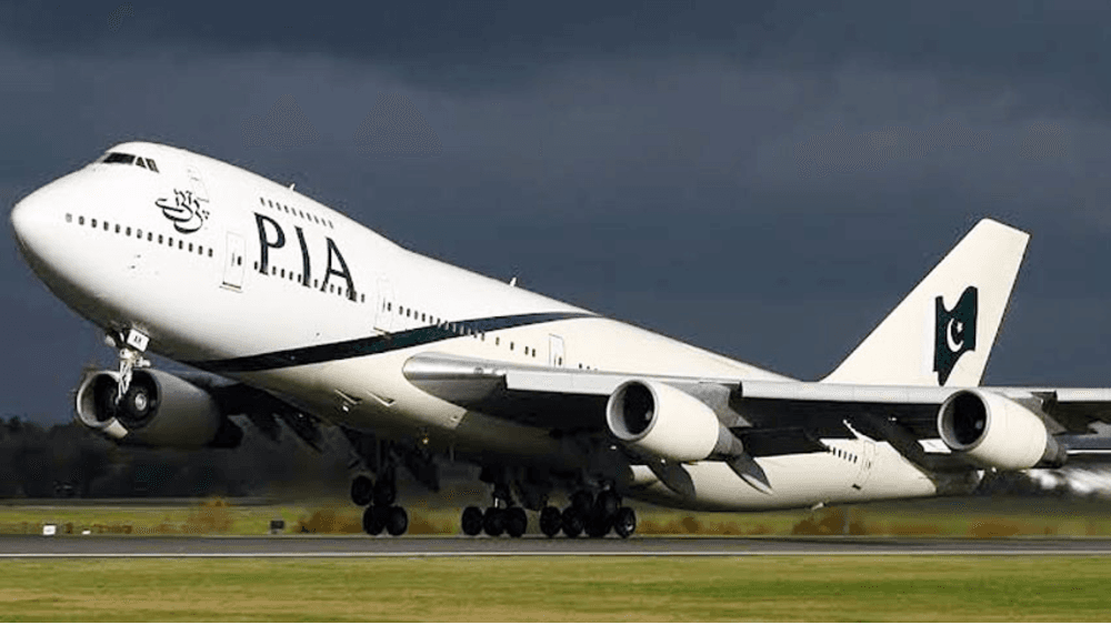 Pakistan president approves law paving the way for PIA’s privatization