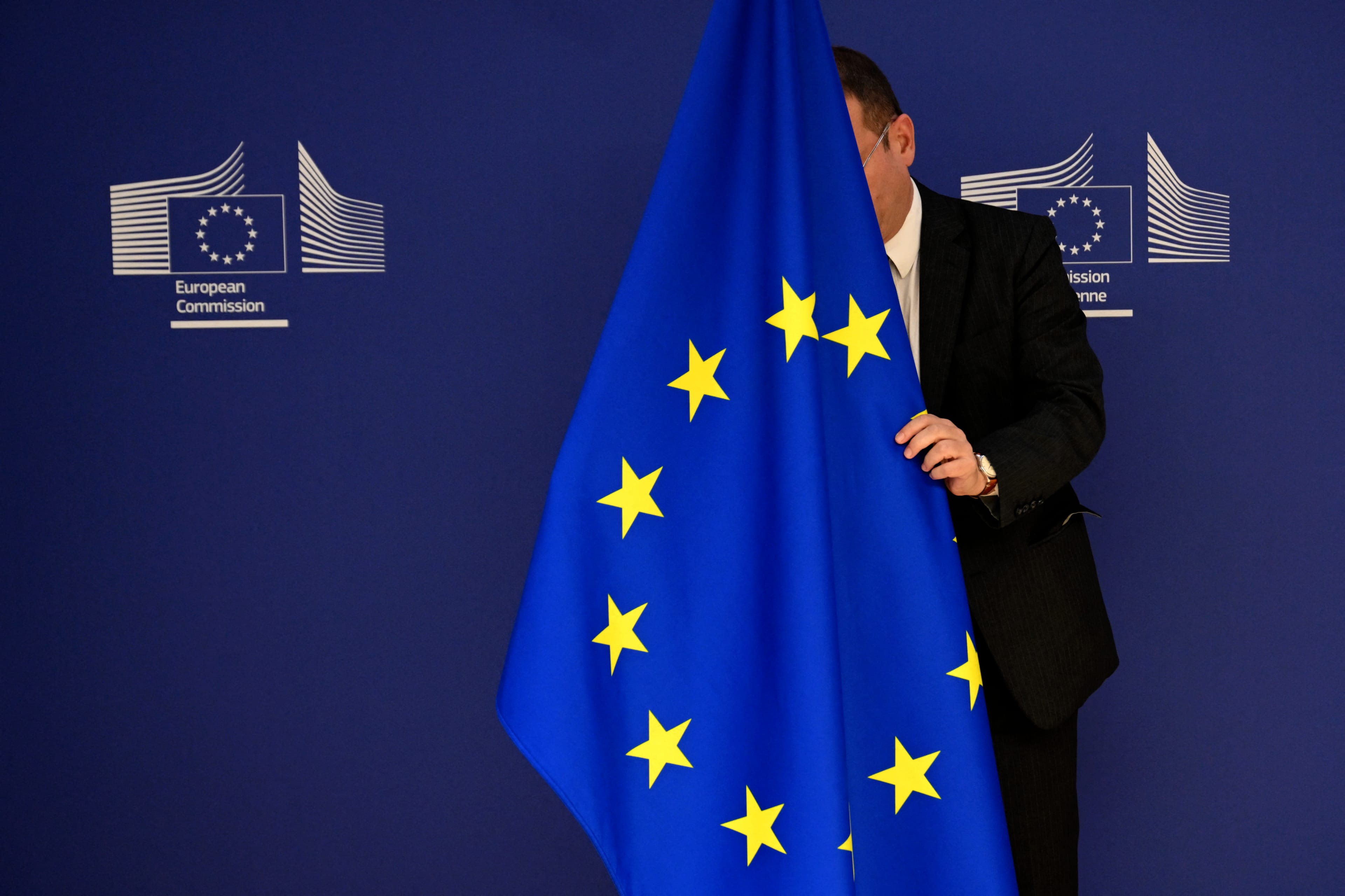 EU grills Apple, Snapchat, YouTube over risks to children