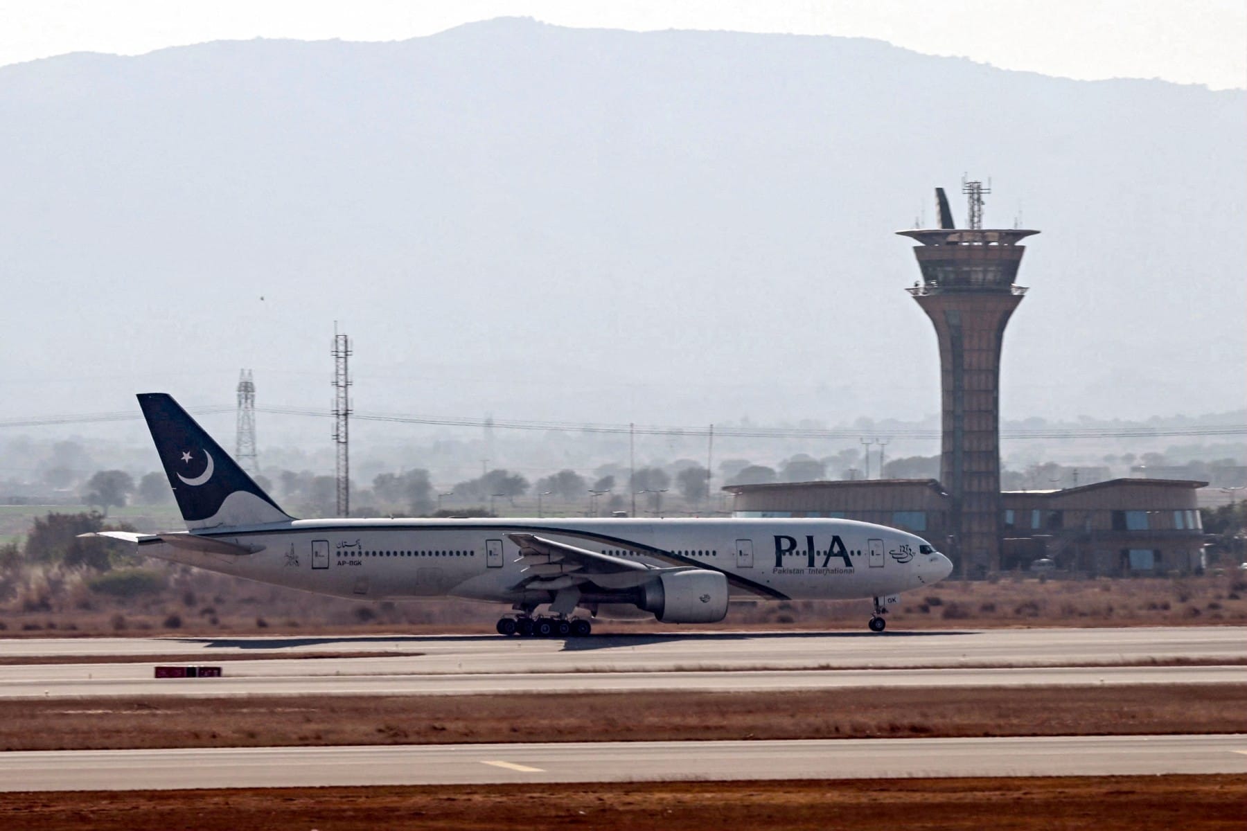 Pakistan national carrier resumes direct flights to Britain after five-year hiatus