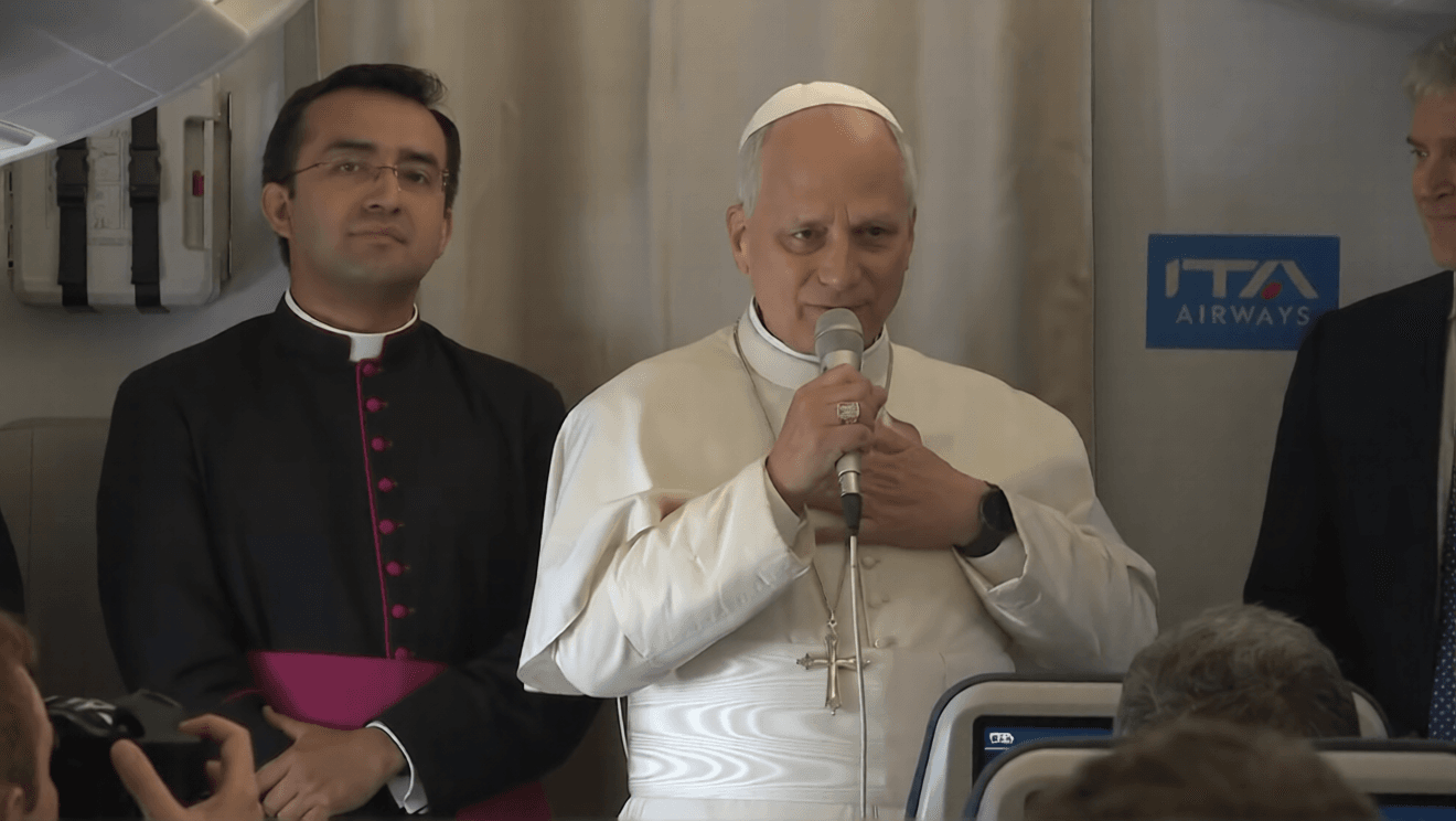 Pope Leo XIV speaks to journalists aboard the flight returning to Rome after his African tour, addressing war, migration and global conflicts. (Vatican News)