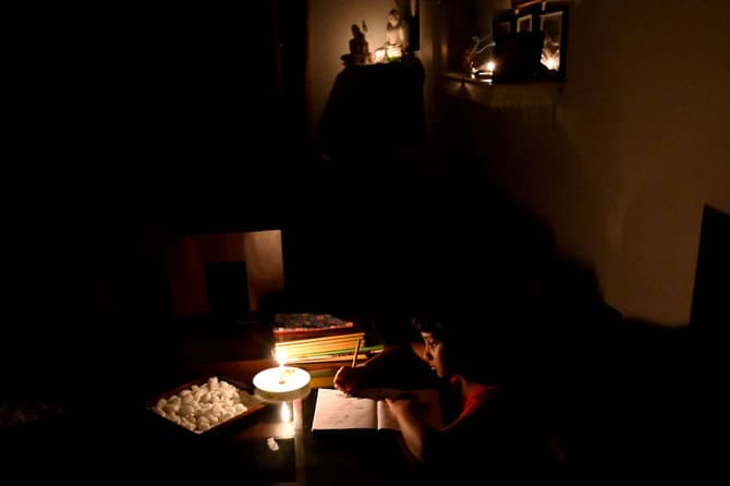 Sri Lanka switches off lights as Mideast war squeezes energy supply