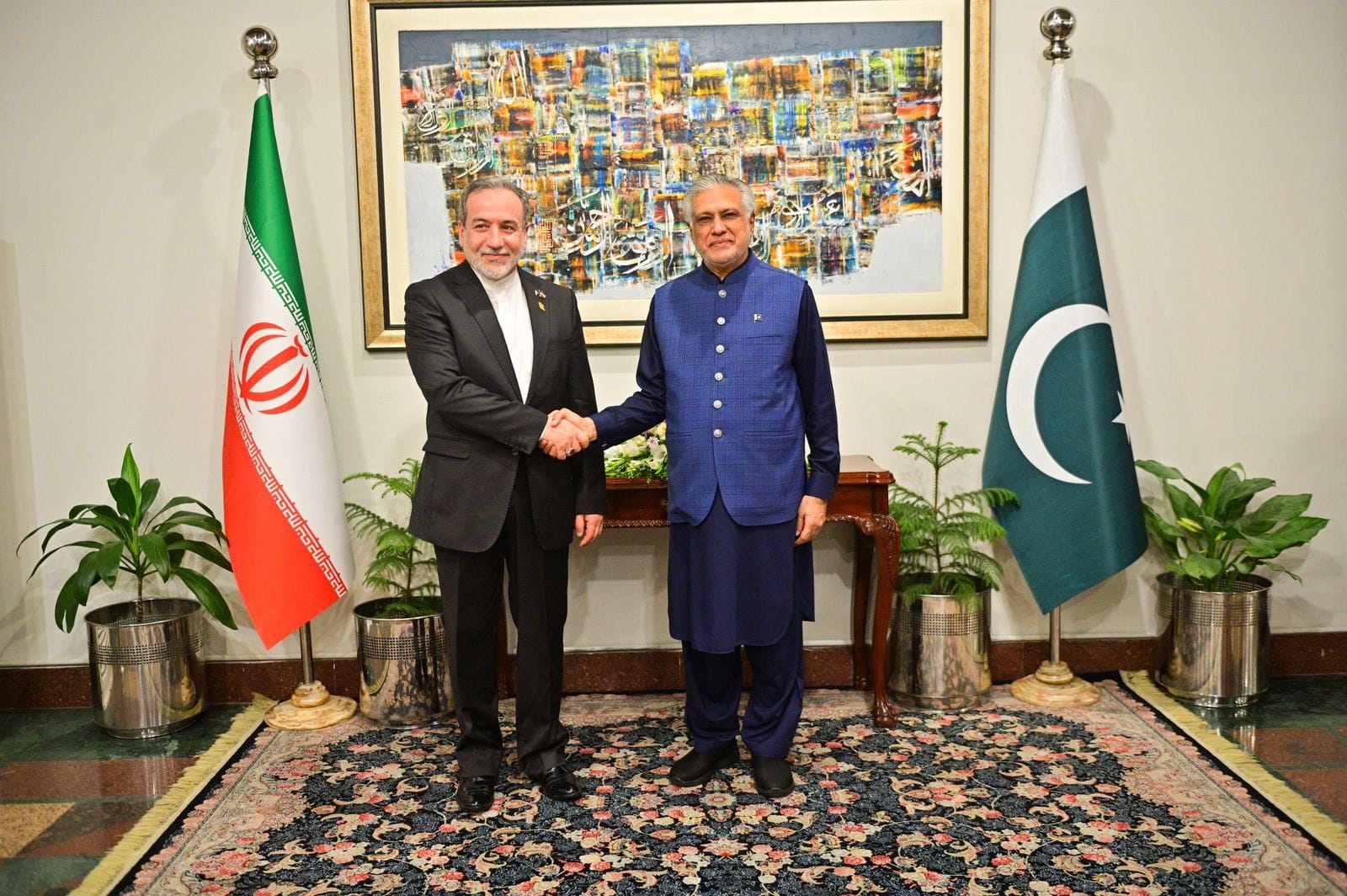 Pakistan FM expresses hope for peace in call with Iranian counterpart