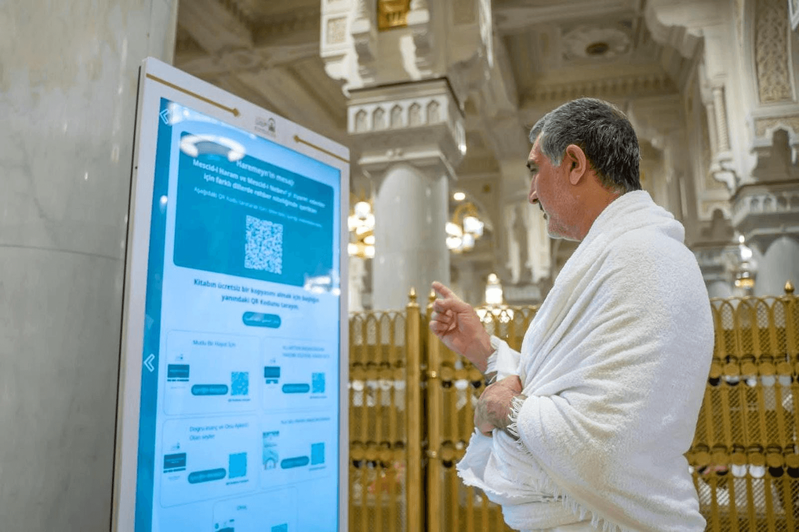 Saudi Arabia deploys AI robots at the Grand Mosque in Makkah and the Prophet’s Mosque in Madinah to guide pilgrims, answer questions and clean the holy sites. (Saudi Press Agency)